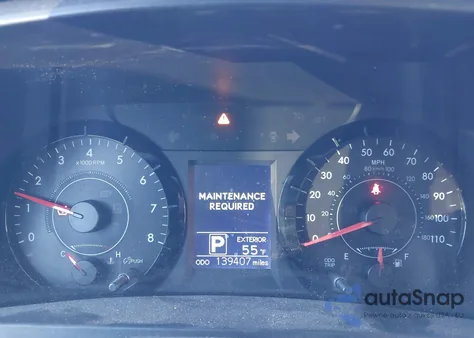 2015 Toyota Sienna Le 8 Passenger z USA, uszkodzony, nr VIN 5TDKK3DC3FS554471